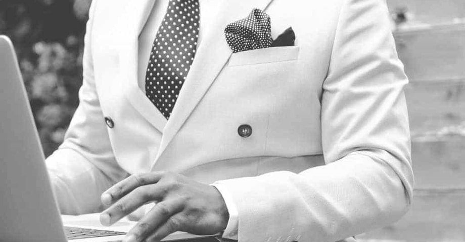 CÓMO CONSEGUIR CLIENTES Y CAUSARLES UNA BUENA IMPRESIÓN