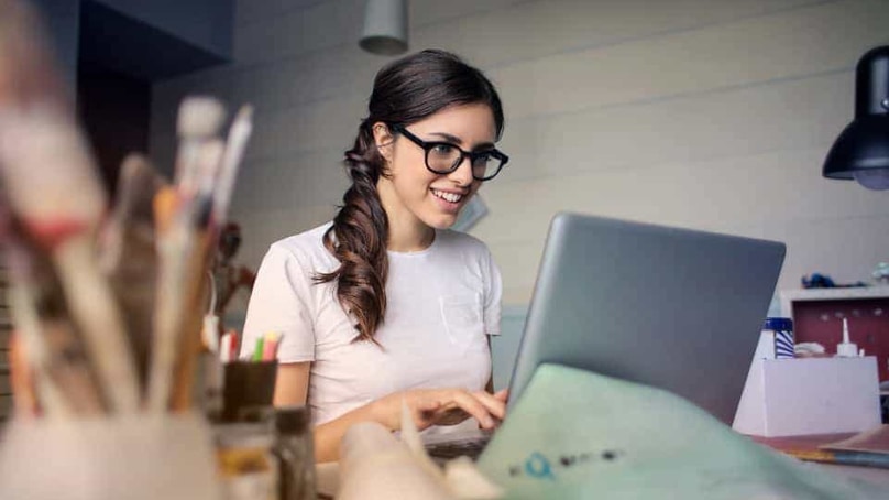 Compartir recursos en la época del “sharing”: el Coworking y la telesecretaria Compartir recursos en la época del “sharing”: el Coworking y la telesecretaria