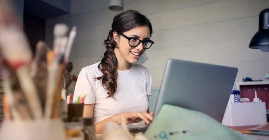 Compartir recursos en la época del “sharing”: el Coworking y la telesecretaria