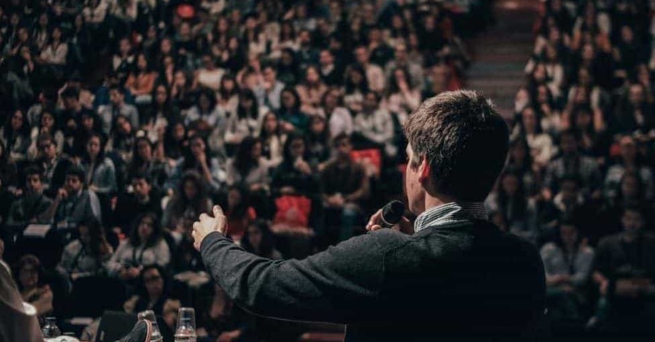 ¿Sabe cómo hablar en público de forma efectiva?