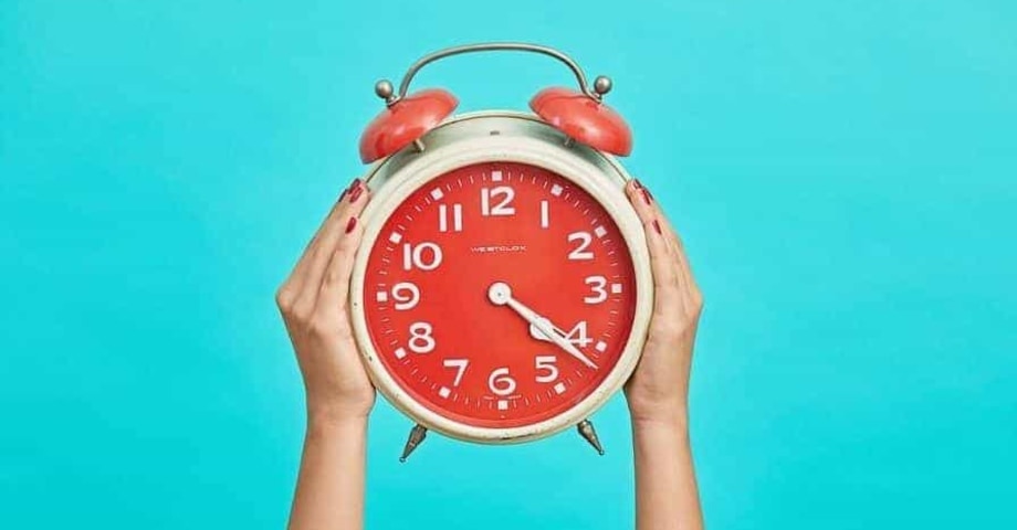 Cómo la duración y el tipo de jornada laboral influyen en el rendimiento y calidad del trabajo