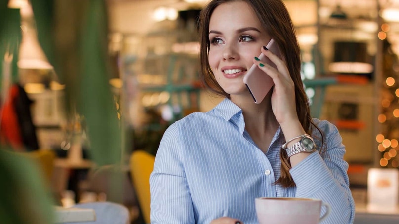Cómo sentirse más cómodo por teléfono Cómo sentirse más cómodo por teléfono